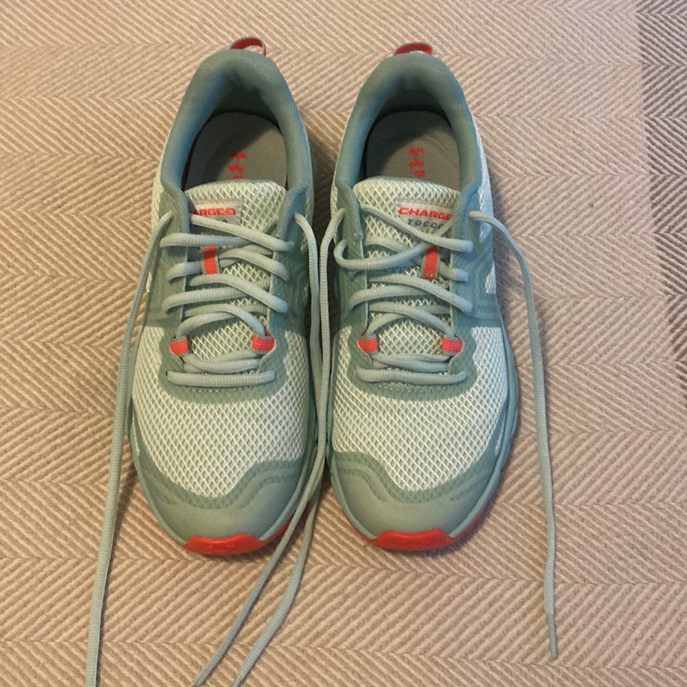 Almost new under armour sneakers. Worn twice, too big for me.